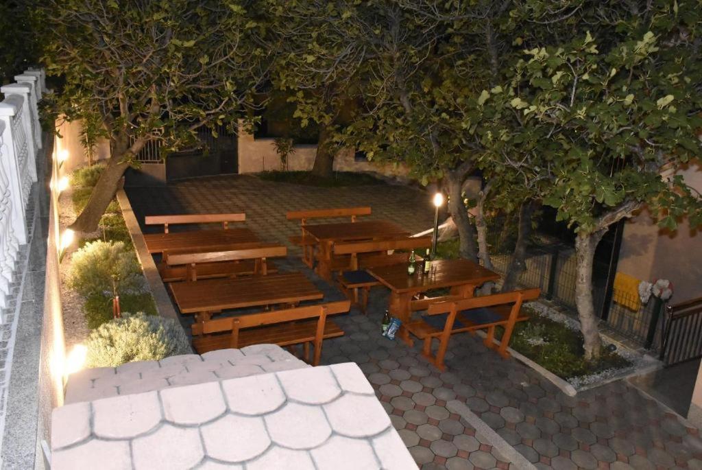 Apartmani Mira Klenovica Exteriör bild