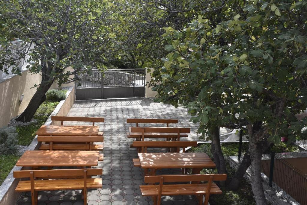 Apartmani Mira Klenovica Exteriör bild